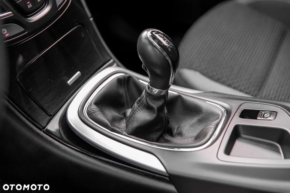 Opel Insignia - 26