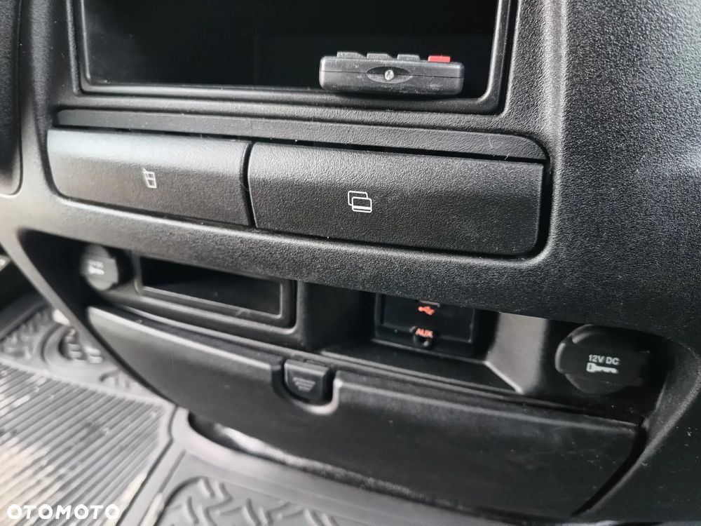 Iveco DAILY 35s13 L2H2 2.3 diesel 126kM, HAK(uciąg 3.5t) OPONY ZIMOWE BDB STAN, OGINALNY NISKI PRZEBIEG! Gotowy do pracy! - 39