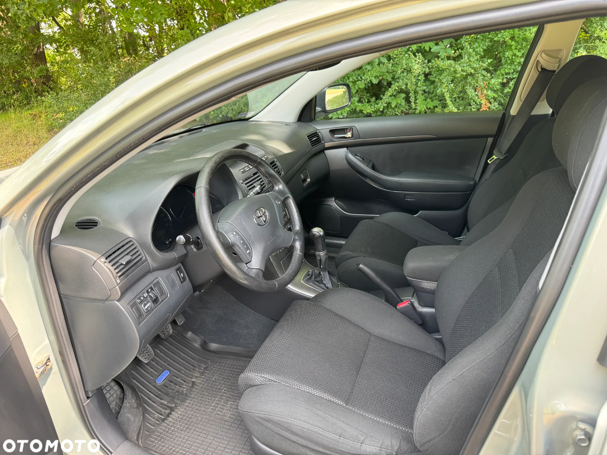 Toyota Avensis - 9