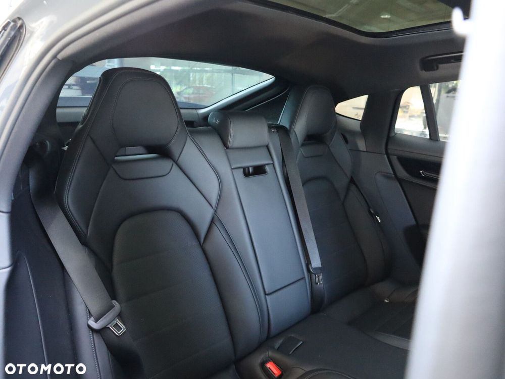 Porsche Panamera - 21