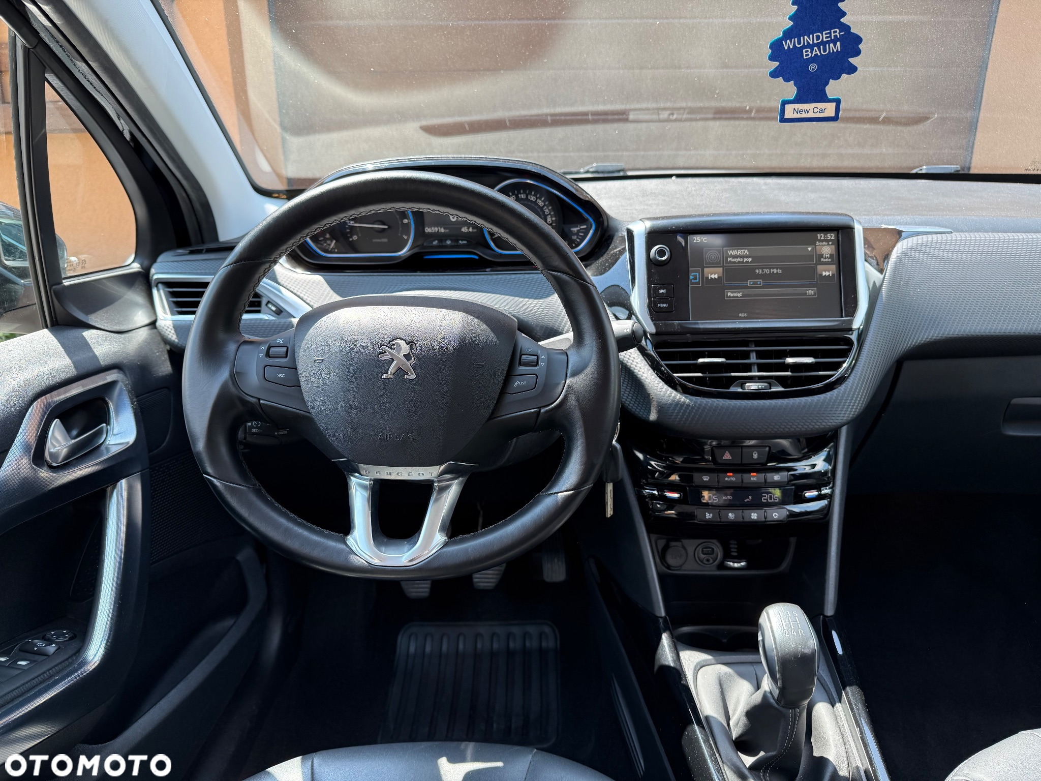 Peugeot 2008 1.2 Pure Tech Allure S&S - 8