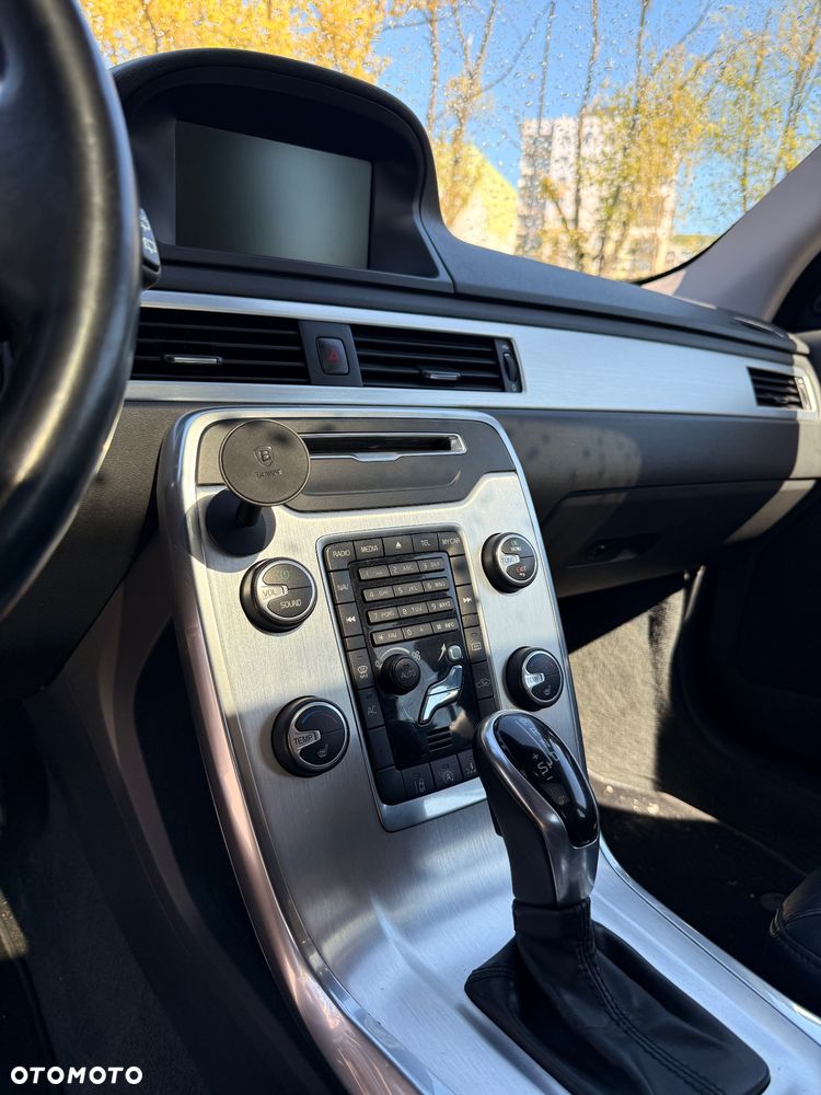 Volvo V70 D2 Summum - 9