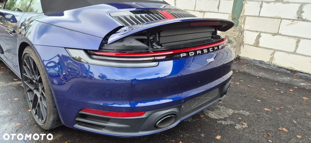 Porsche 911 Carrera 4S - 4