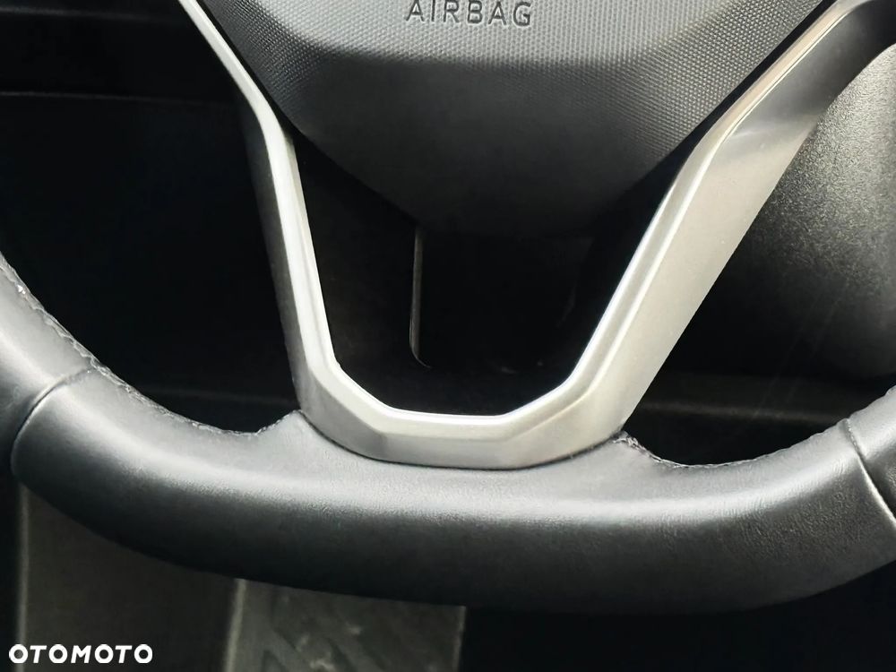 Volkswagen Passat Variant 2.0 TDI SCR DSG Elegance - 16