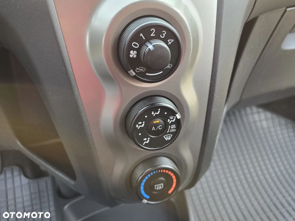 Toyota Yaris 1.33 Luna - 19