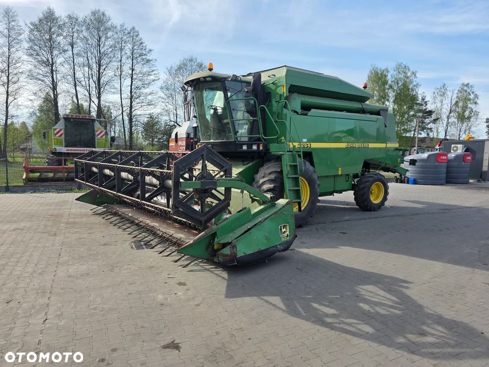 John Deere 2264