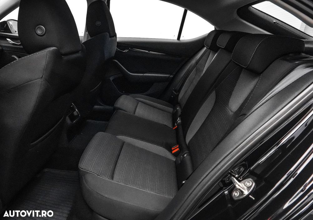 Skoda Octavia 2.0 TDI DSG Style - 15