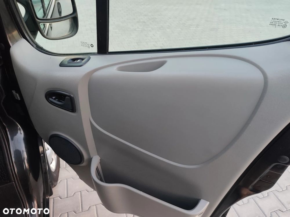 Renault Trafic - 15