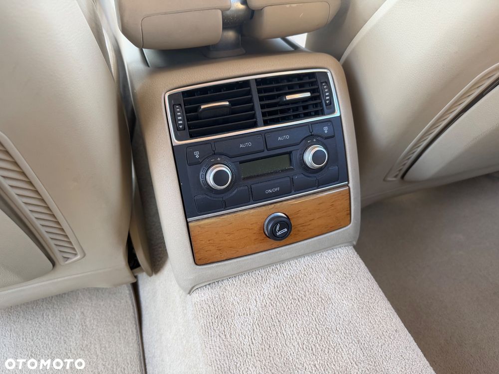 Audi A8 4.2 FSI L Quattro - 8