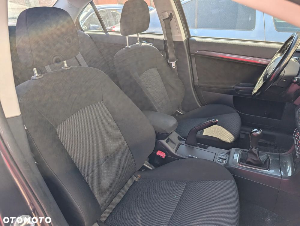 Mitsubishi Lancer 1.8 Intense - 28