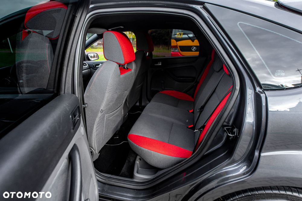 Ford Focus - 25