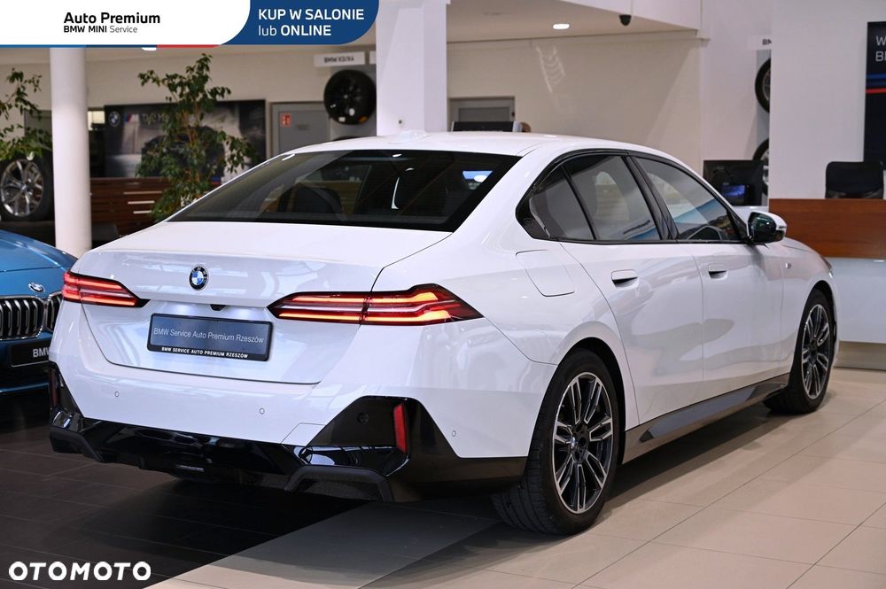 BMW Seria 5 2024 photo 5