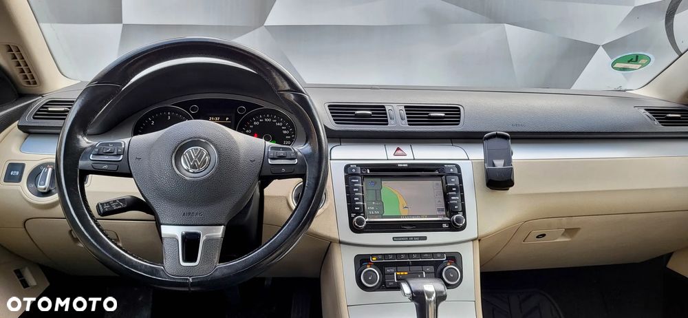 Volkswagen Passat CC - 20