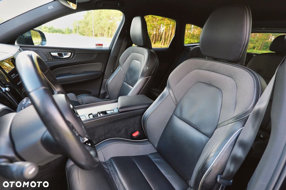 Volvo XC 60 B5 D AWD R-Design - 15