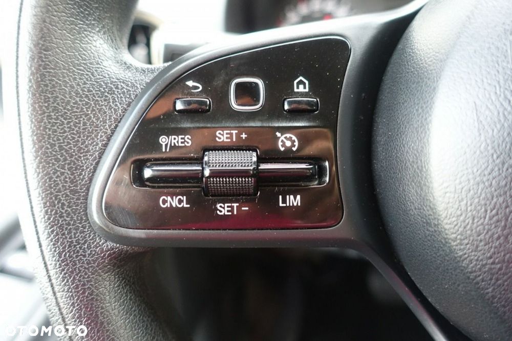 Mercedes-Benz Sprinter - 32