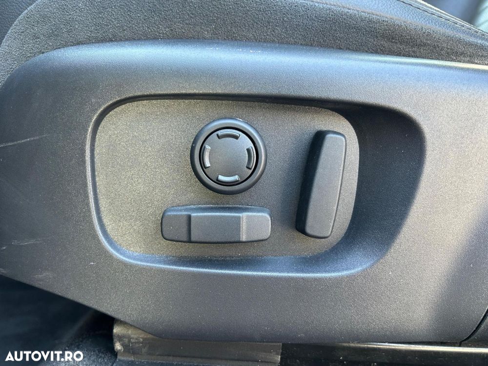 Land Rover Discovery Sport 2.0 D165 MHEV - 14