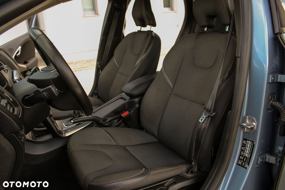 Volvo V40 Cross Country D3 - 23