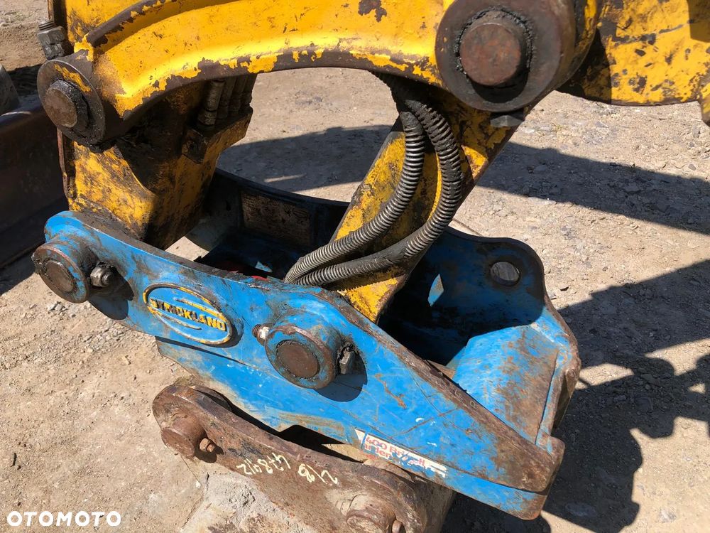 Komatsu PC80MR-5 - 9