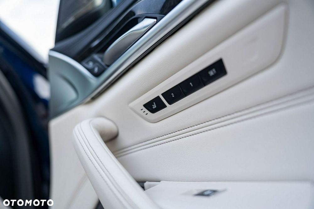 BMW Seria 5 - 32