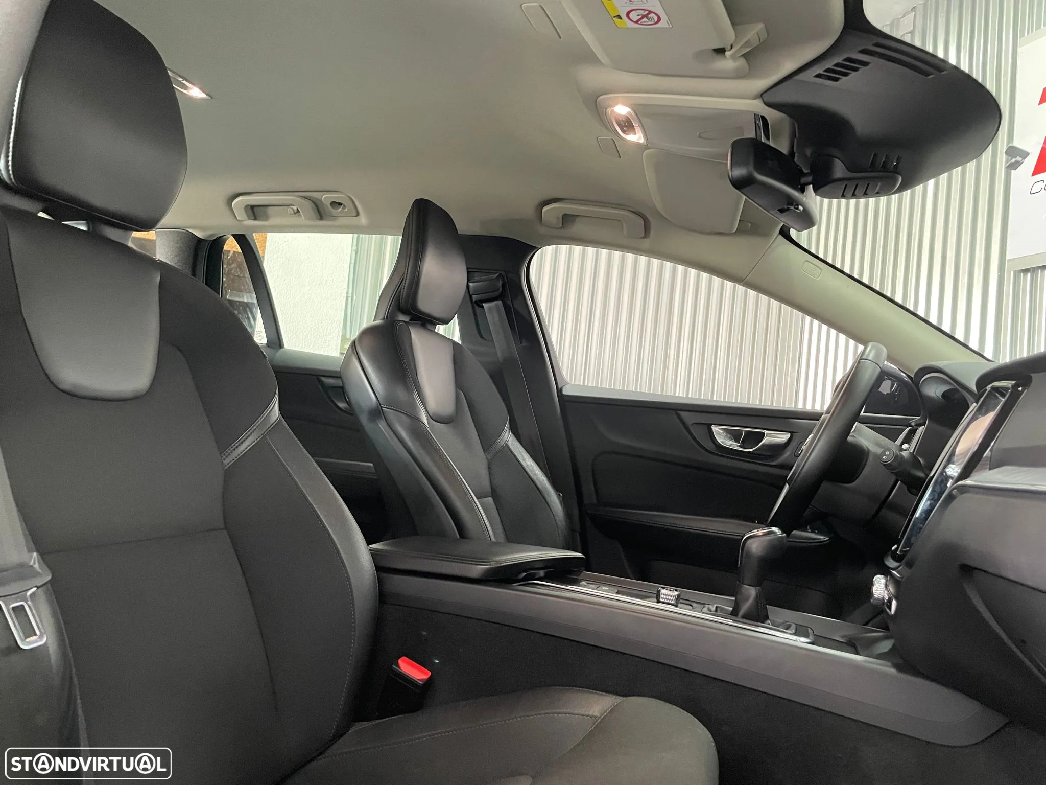 Volvo V60 2.0 D3 Momentum - 13