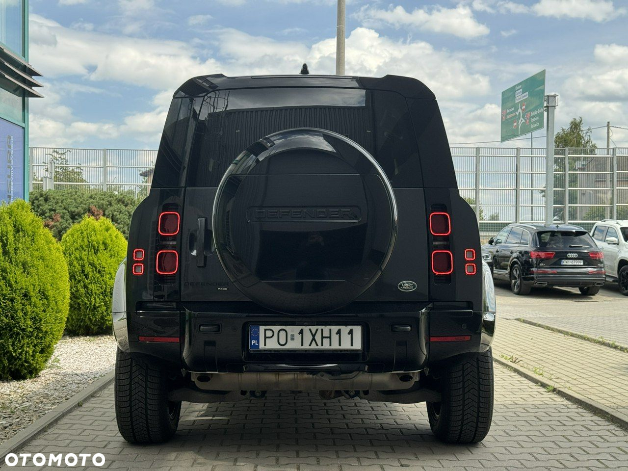 Land Rover Defender - 5