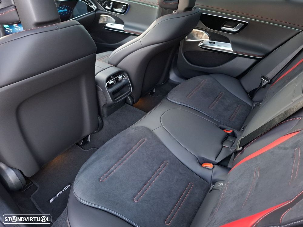 Mercedes-Benz E 53 AMG Hybrid 4Matic+ - 33
