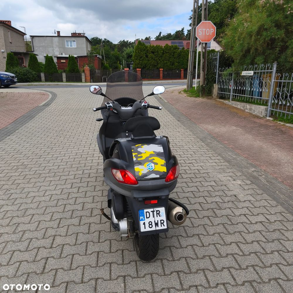Piaggio MP-3 - 5