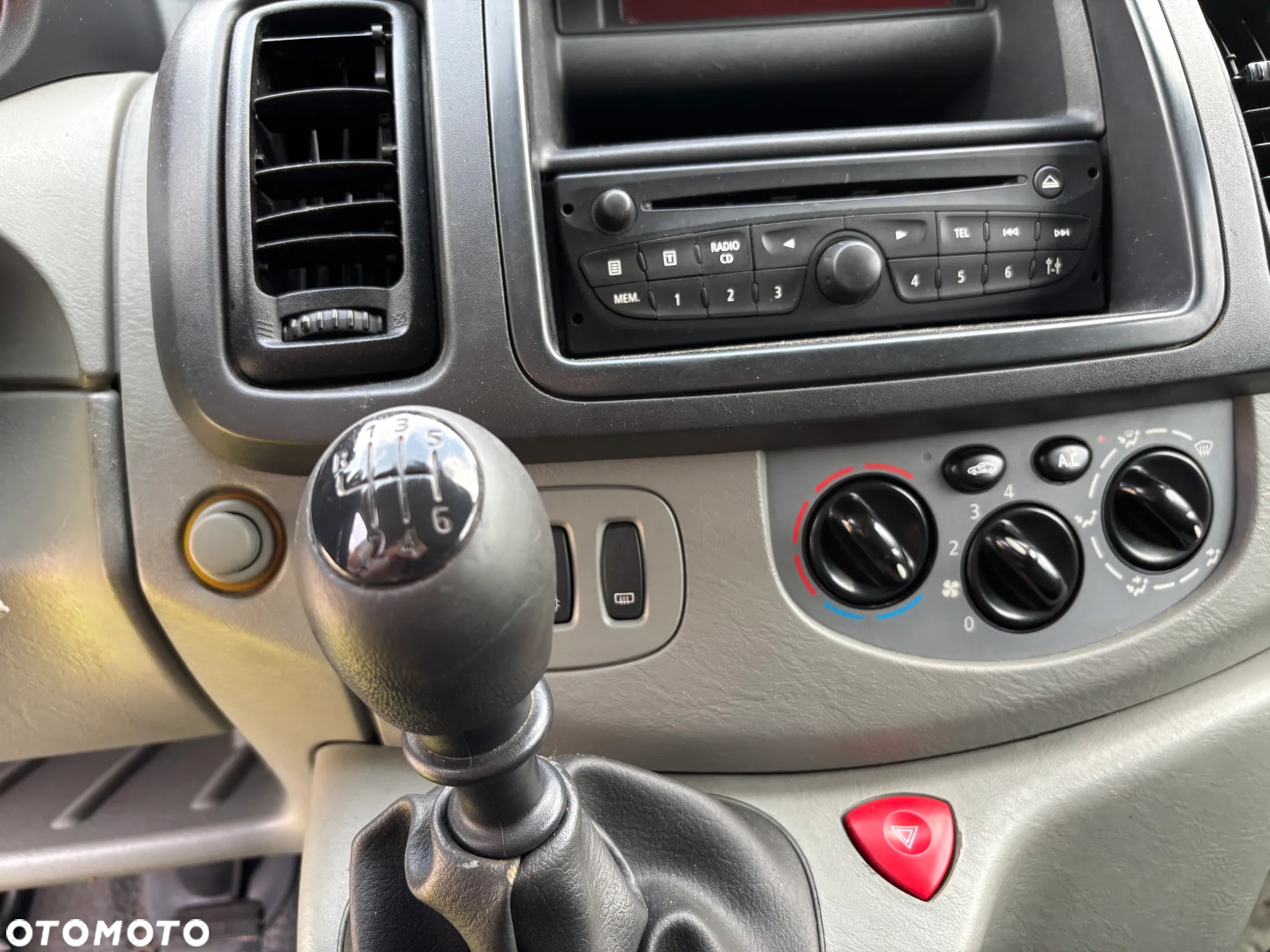 Renault Trafic - 10