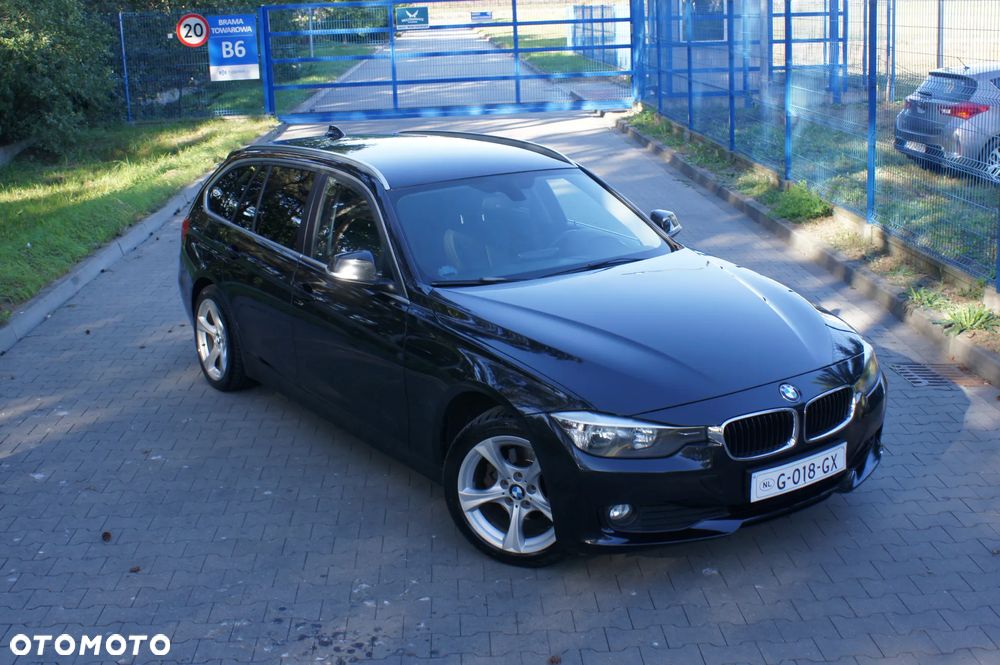 BMW Seria 3 318d Touring Modern Line - 18