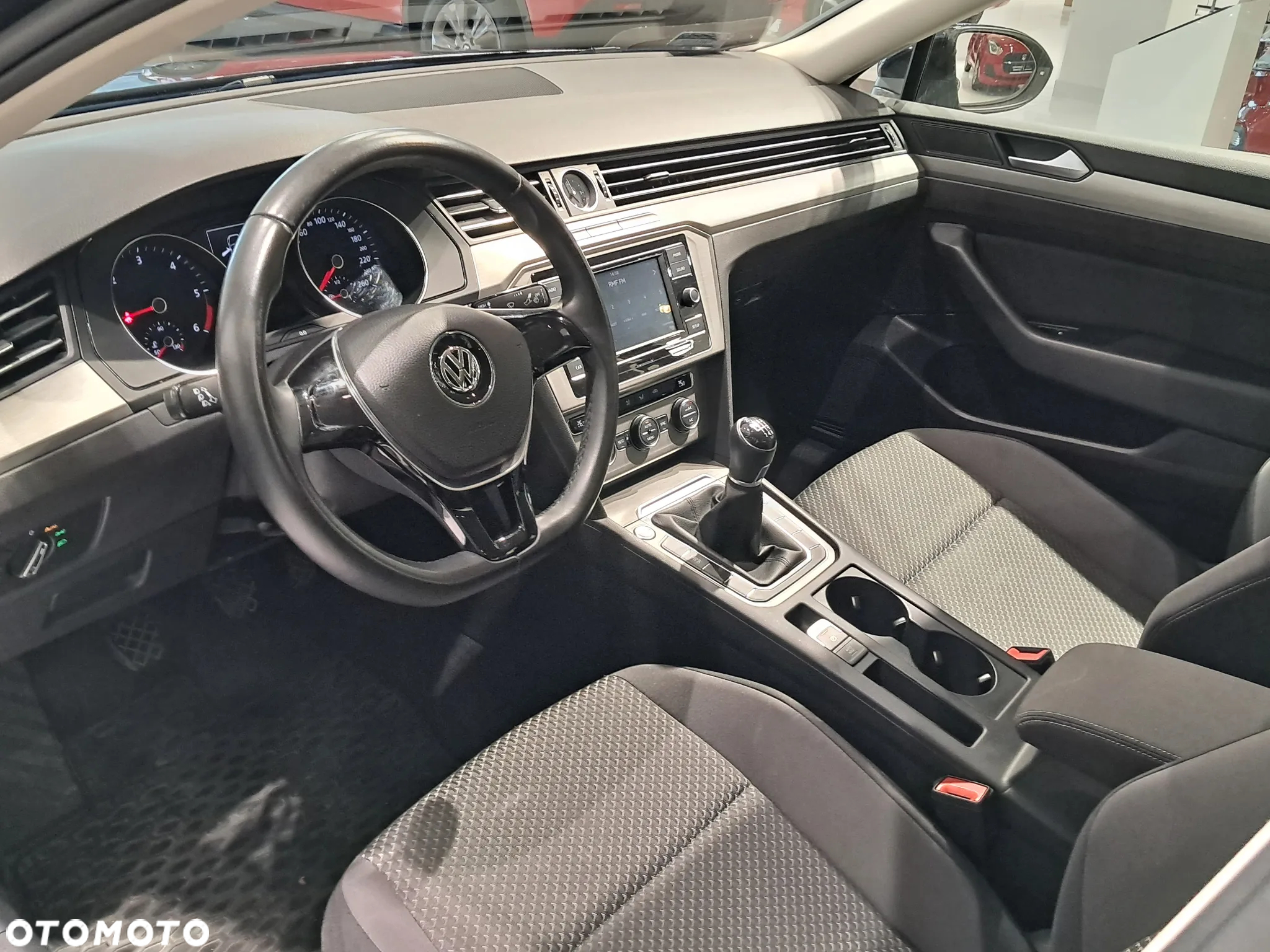 Volkswagen Passat 2.0 TDI BMT Highline - 13