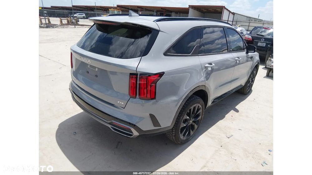 Kia Sorento - 4