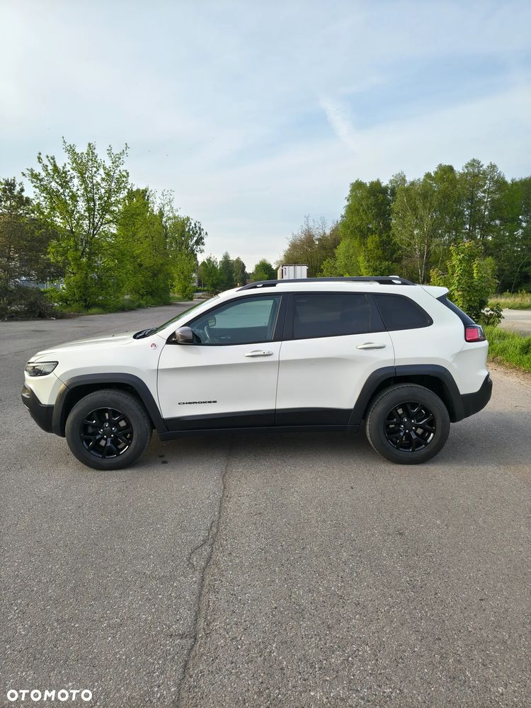 Jeep Cherokee - 12