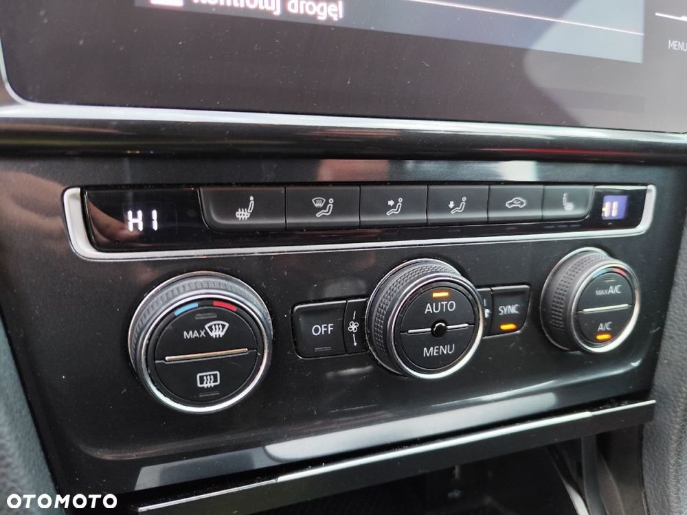 Volkswagen Golf - 12