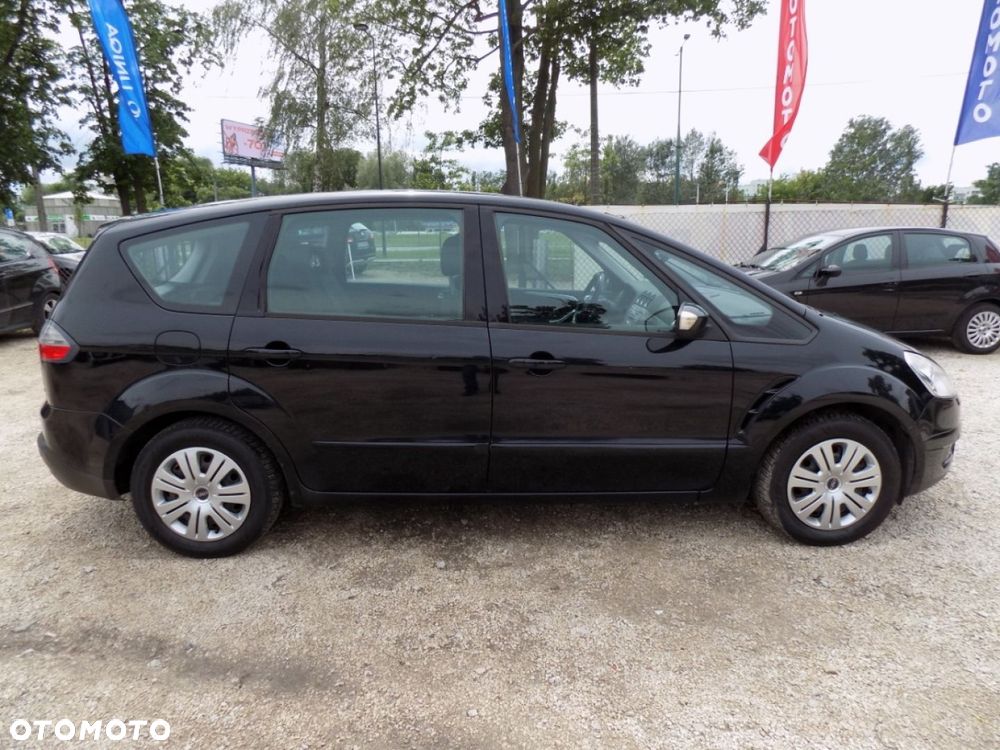 Ford S-Max - 17