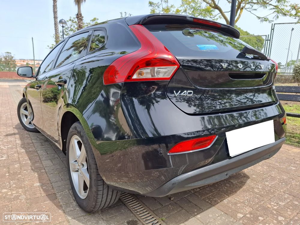 Volvo V40 2.0 D2 Momentum - 2