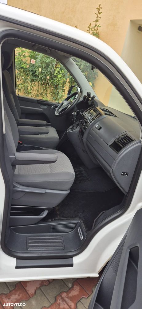 Volkswagen Caravelle - 18