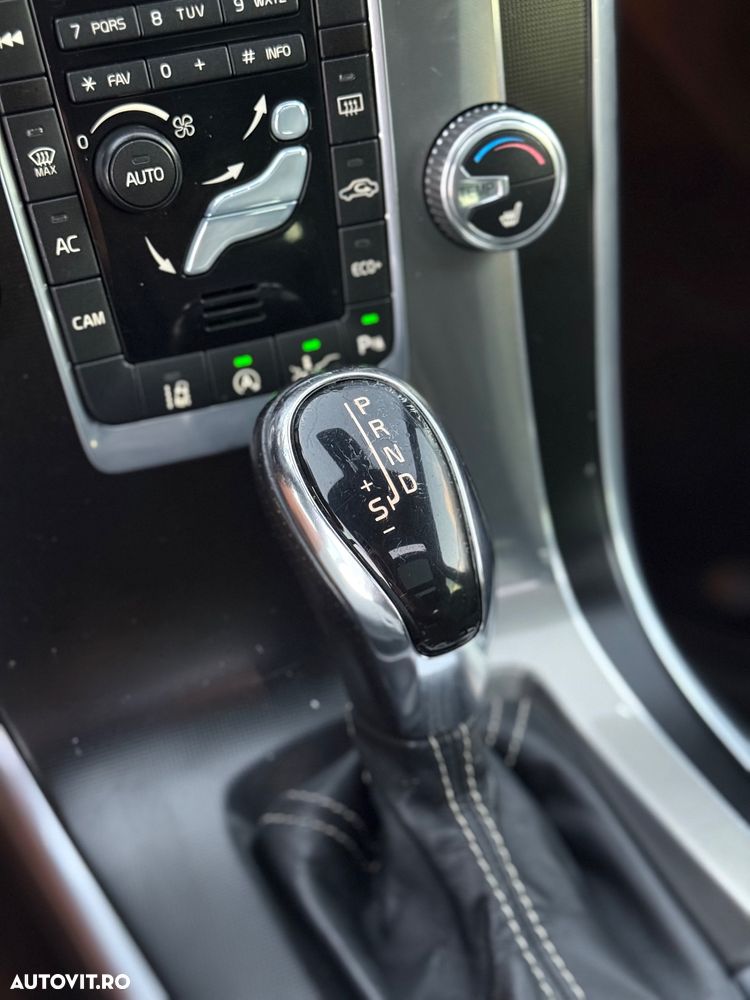 Volvo XC 60 D4 Geartronic Ocean Race - 19