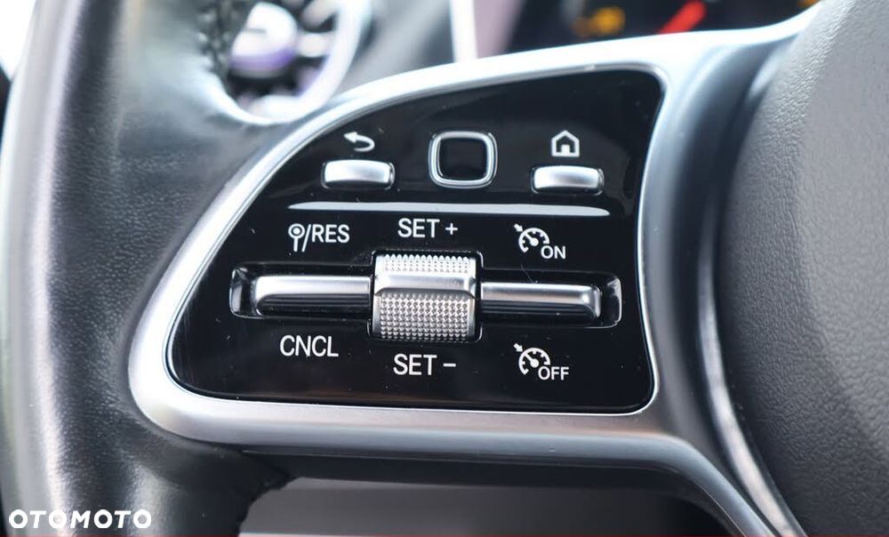 Mercedes-Benz GLA - 11