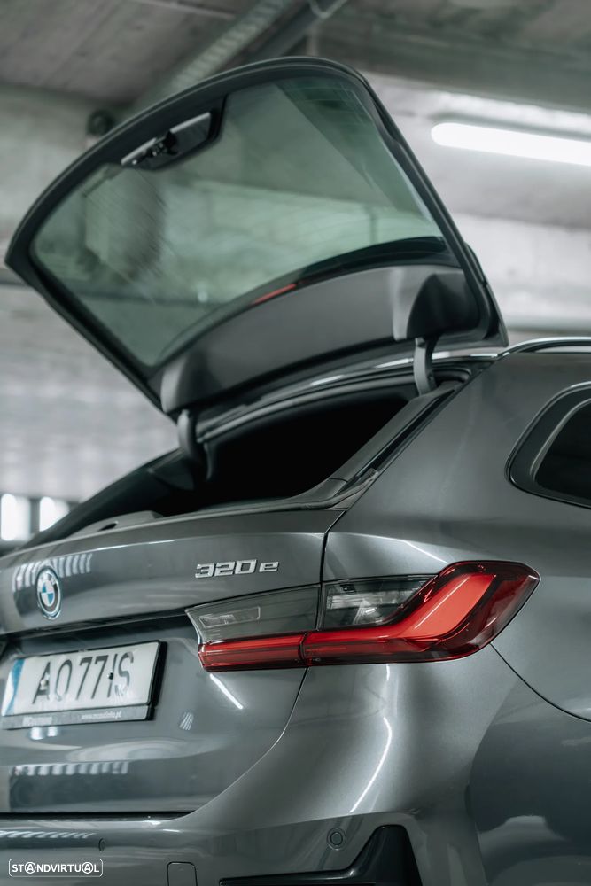 BMW 320 - 13