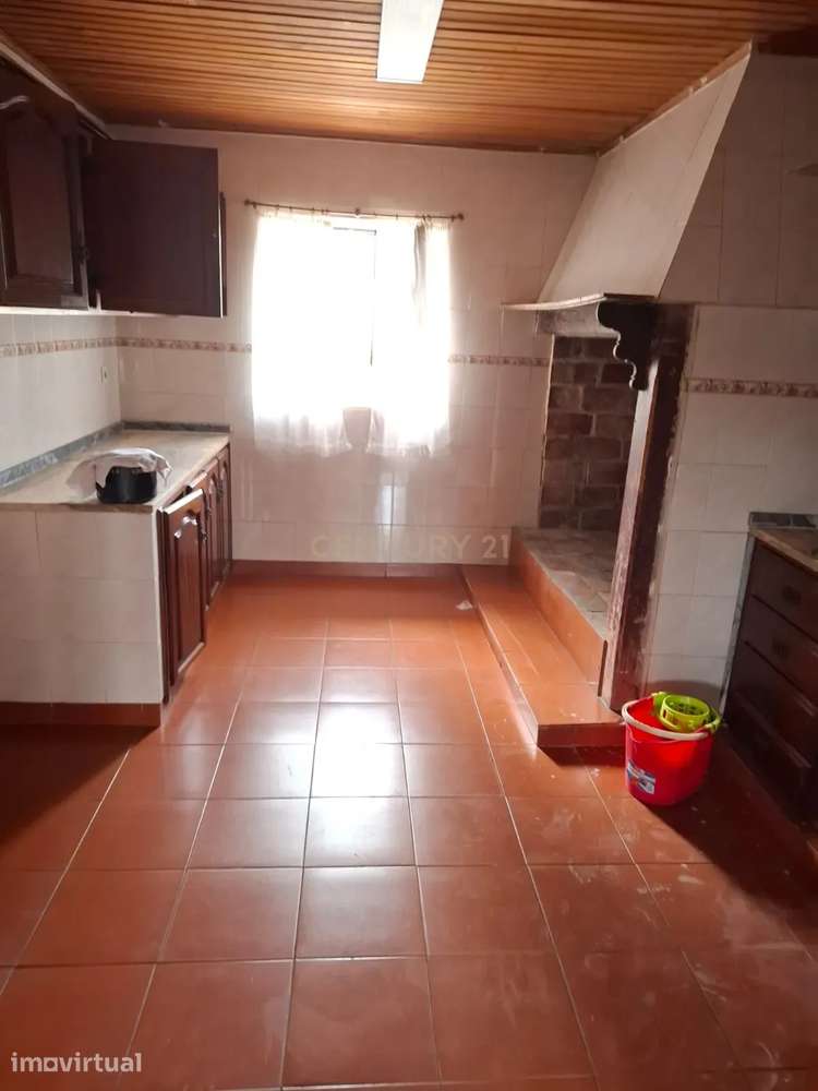 MORADIA- Prédio Misto 110m2 + Terreno 1240m2 - Lugar do Cardal - Santa - Grande imagem: 5/7