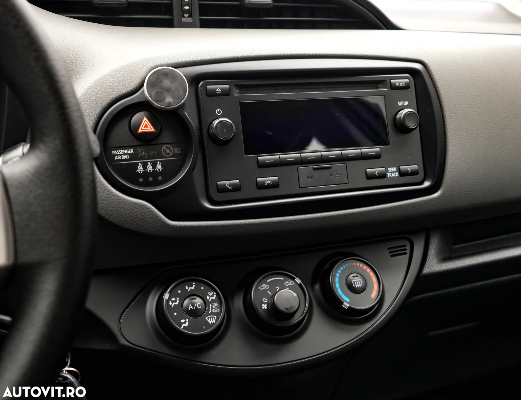 Toyota Yaris 1.0 L Eco - 19