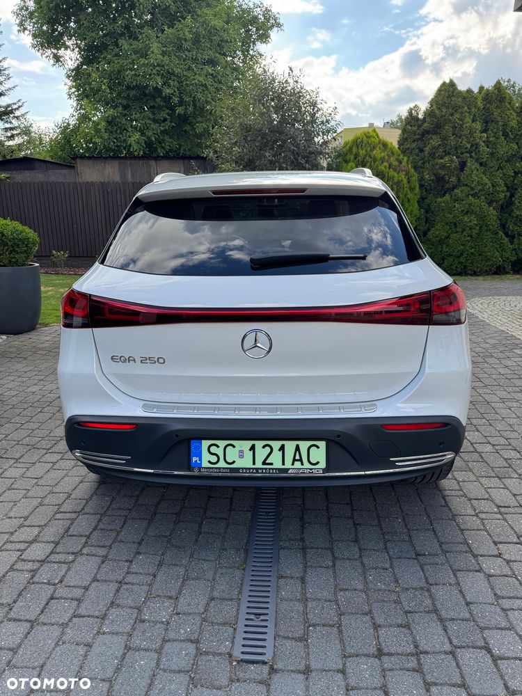 Mercedes-Benz EQA - 5