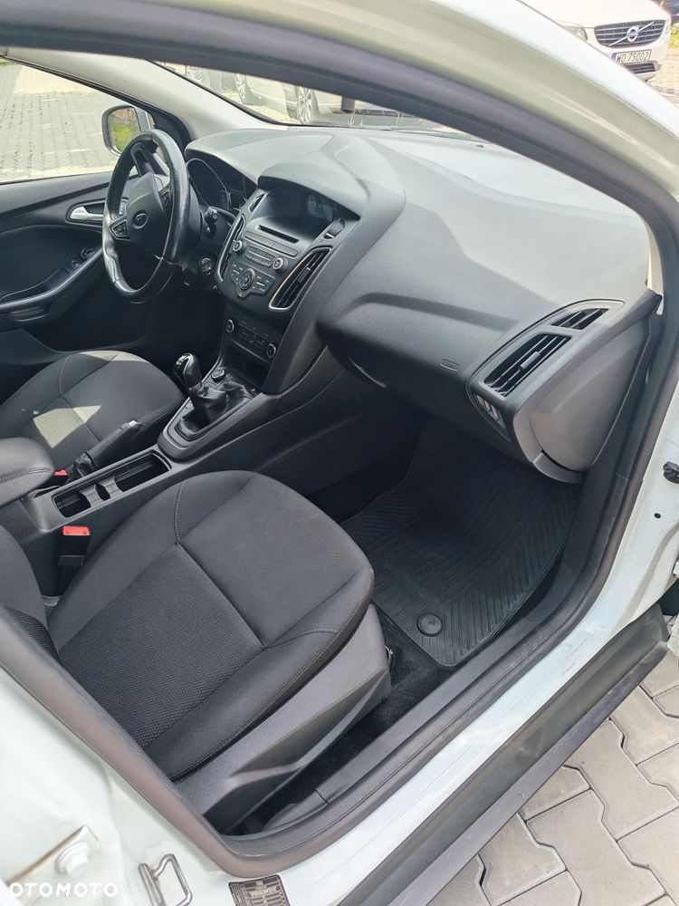 Ford Focus 1.6 Trend - 13