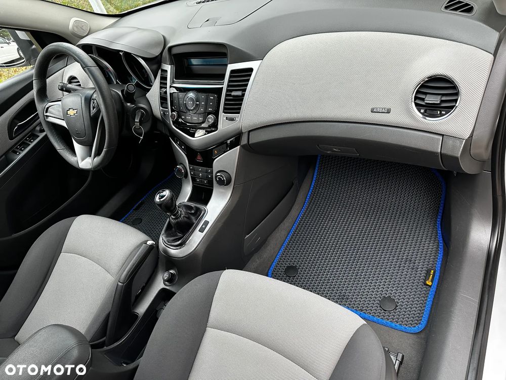 Chevrolet Cruze 1.6 LS - 11