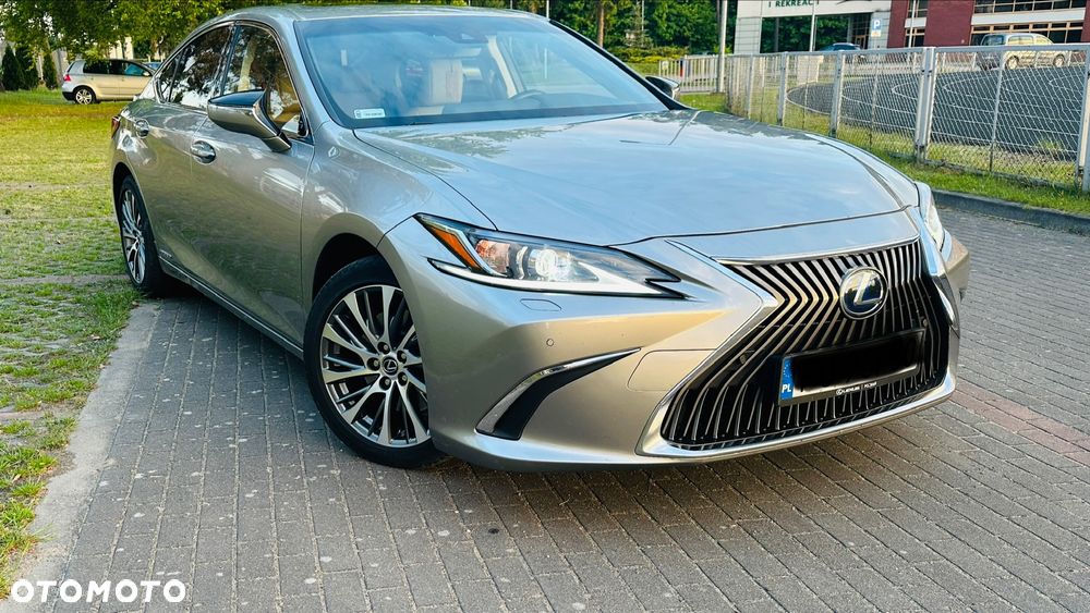 Lexus ES 300h Business Edition + - 13