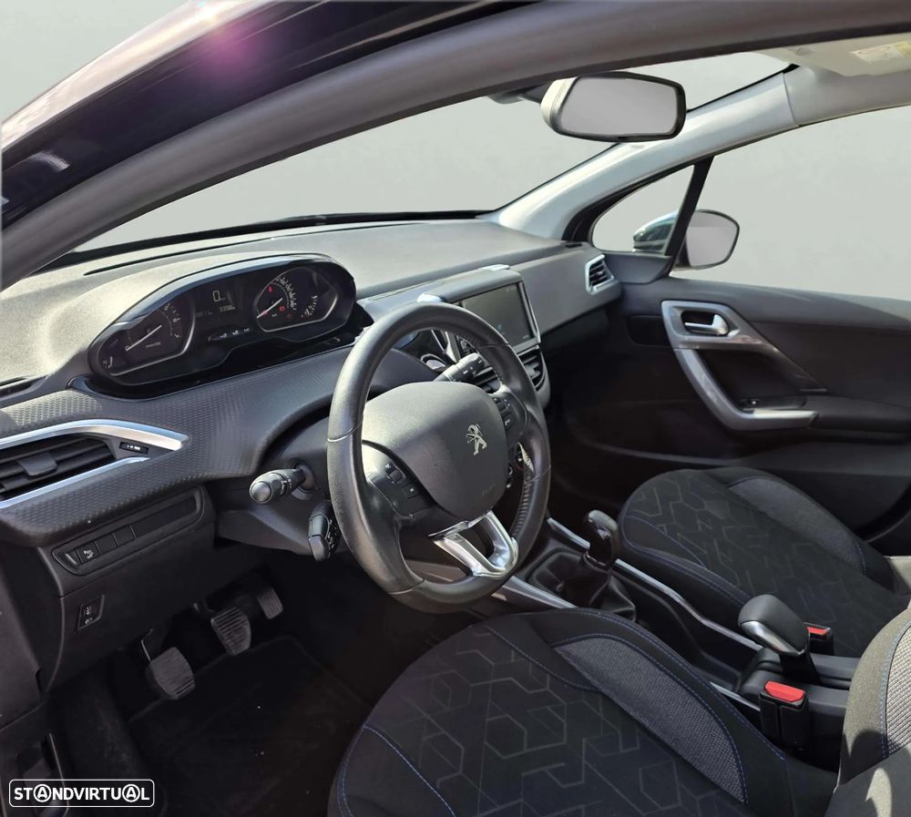 Peugeot 2008 1.2 PureTech Allure - 15