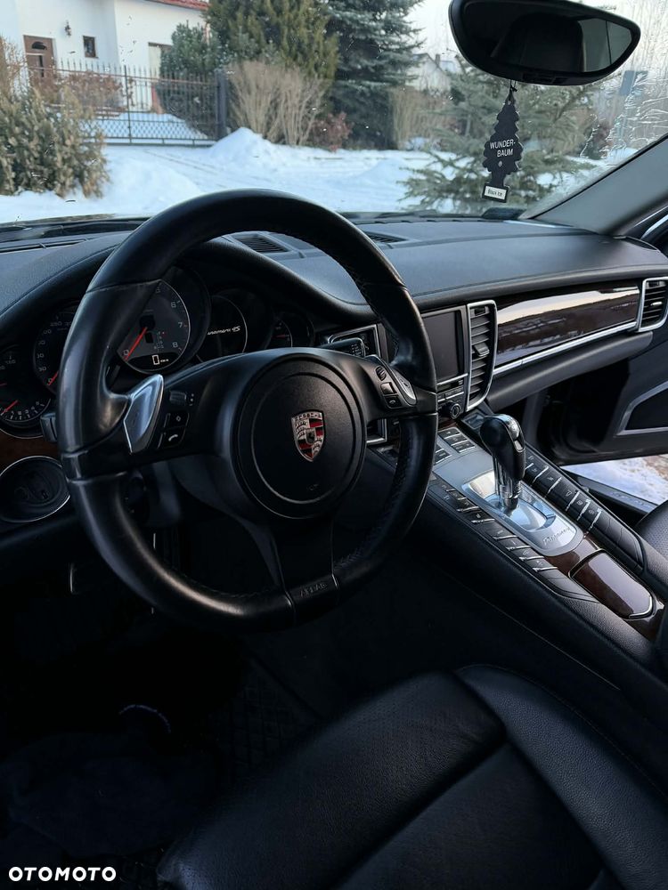 Porsche Panamera 4S PDK - 23