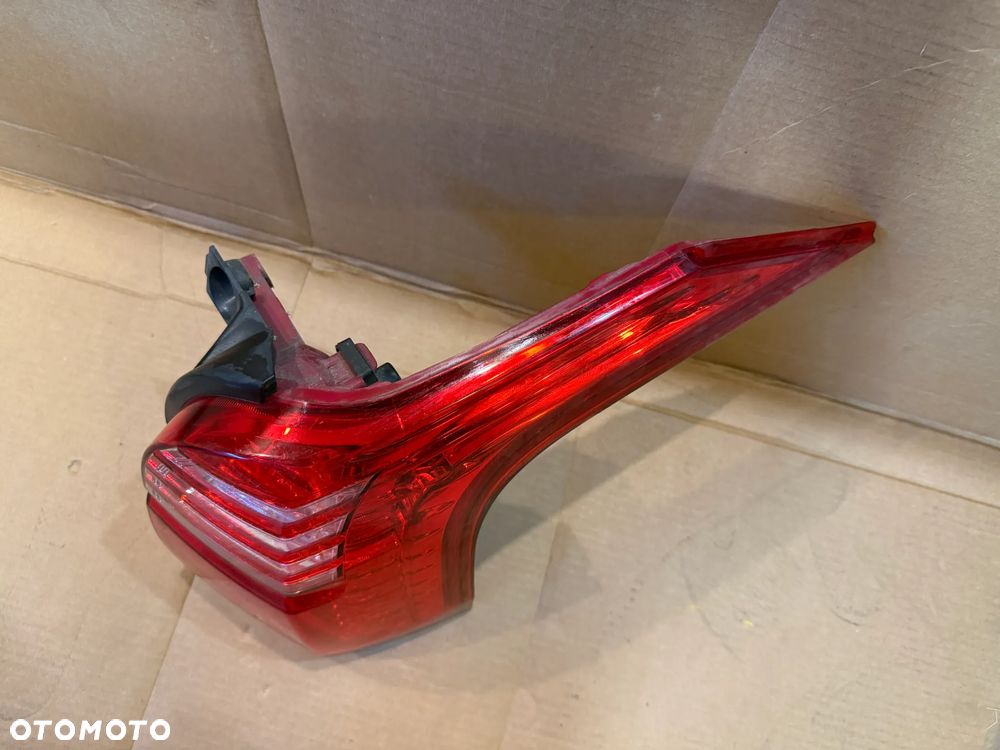 Lampa tylna Peugeot 5008 I 2009- prawa lewa tył 9672666680 9672666580 OE - 3