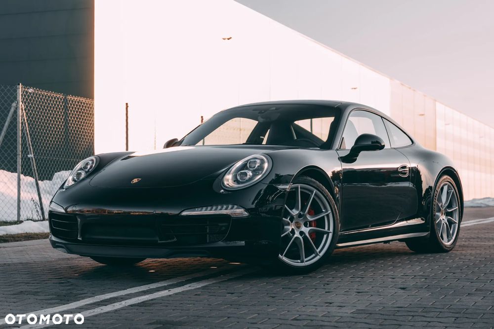Porsche 911 Carrera 4S - 1