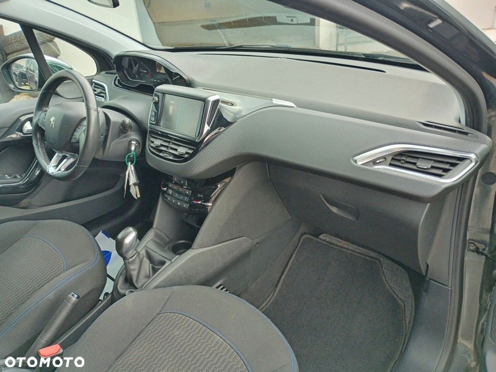 Peugeot 208 1.2 PureTech Style - 16
